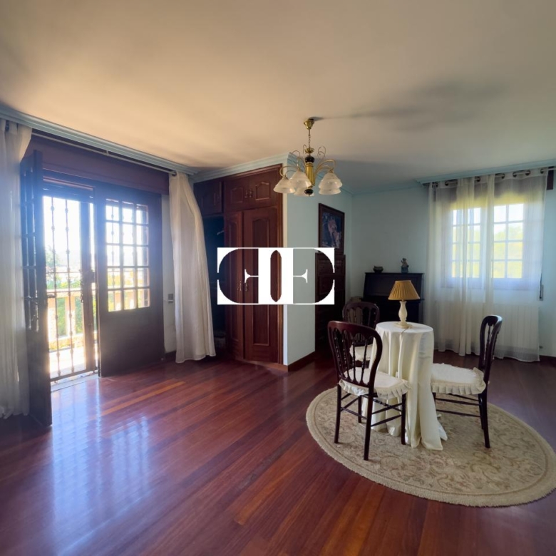 Oportunidad única: Casa con terreno y vistas en el corazón de Hío.