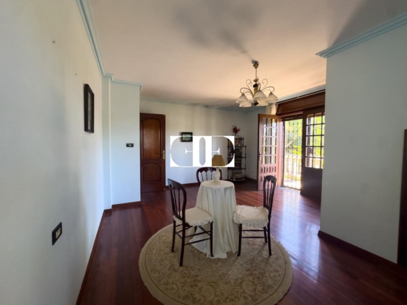 Oportunidad única: Casa con terreno y vistas en el corazón de Hío.