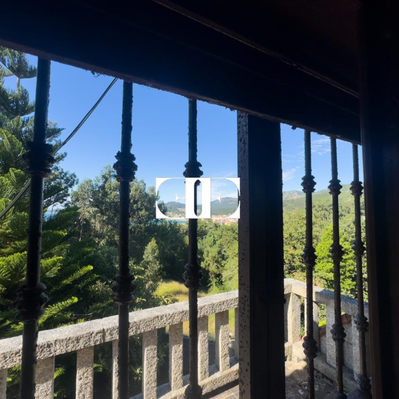 Oportunidad única: Casa con terreno y vistas en el corazón de Hío.