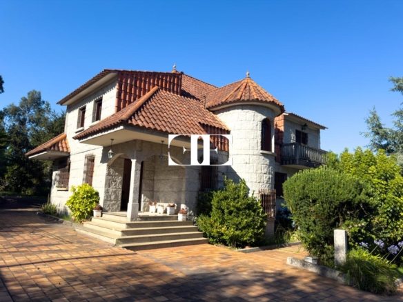 Oportunidad única: Casa con terreno y vistas en el corazón de Hío.