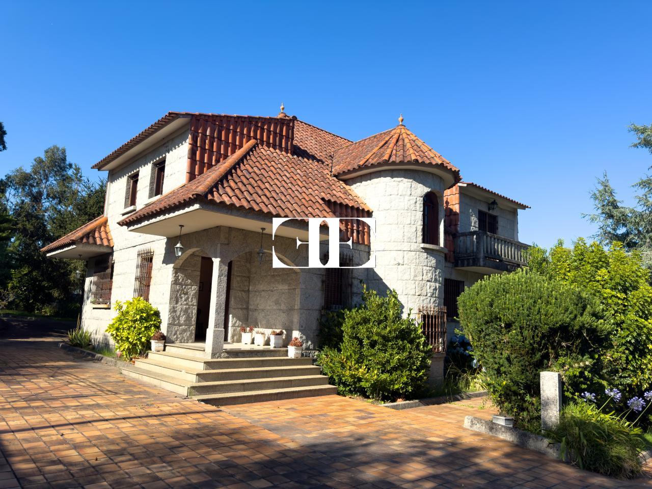 175190220882700041783_175161608421 Oportunidad única: Casa con terreno y vistas en el corazón de Hío.