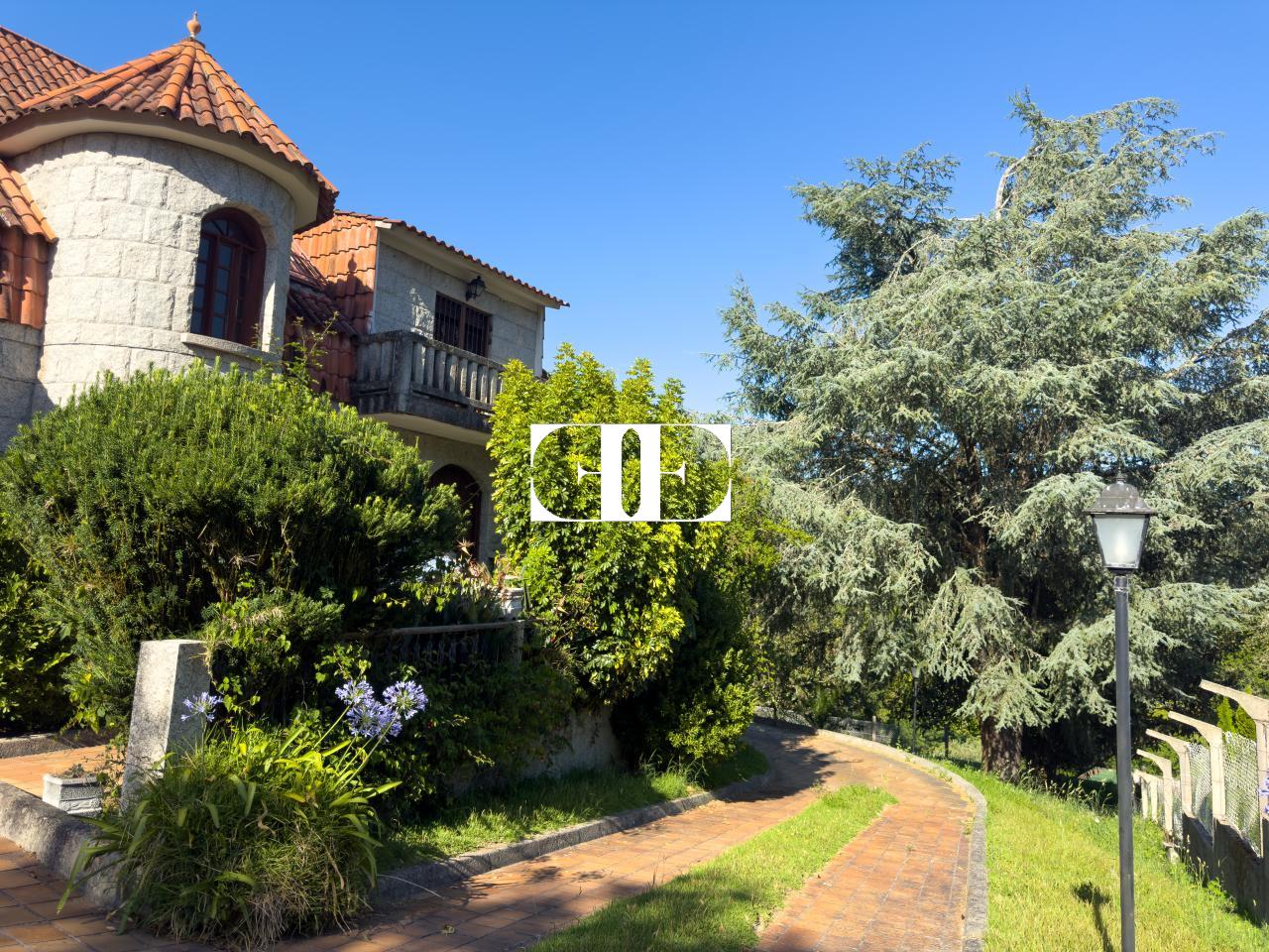 175190221238300041783_175161609493 Oportunidad única: Casa con terreno y vistas en el corazón de Hío.
