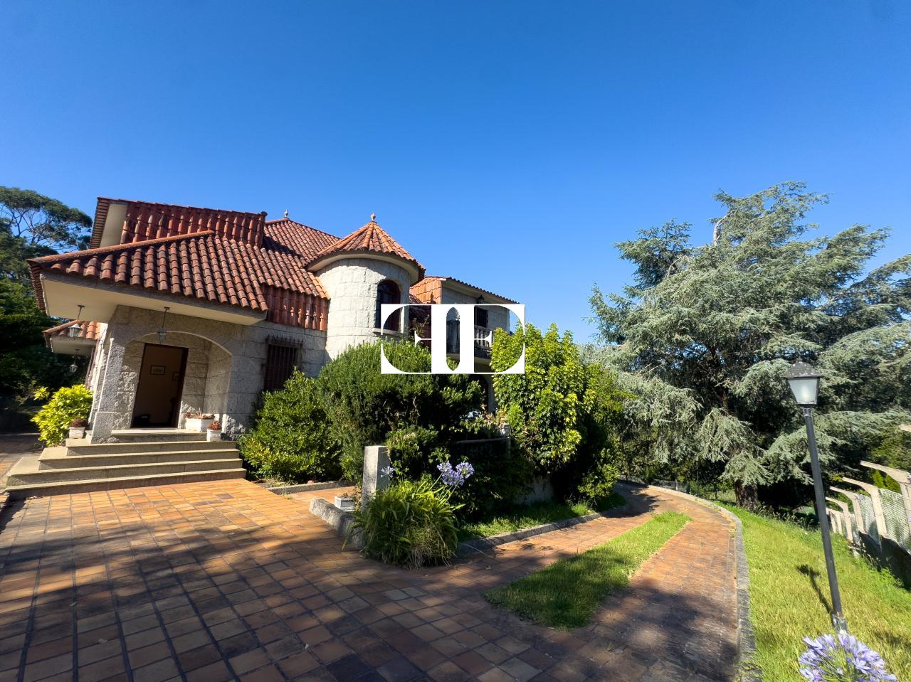 175190221350700041783_175161609889 Oportunidad única: Casa con terreno y vistas en el corazón de Hío.