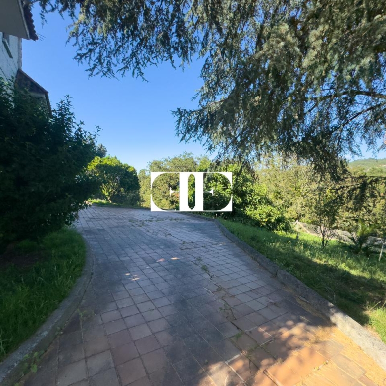 Oportunidad única: Casa con terreno y vistas en el corazón de Hío.
