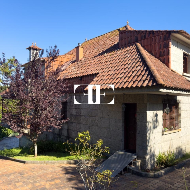 Oportunidad única: Casa con terreno y vistas en el corazón de Hío.