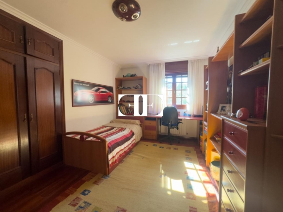 Oportunidad única: Casa con terreno y vistas en el corazón de Hío.