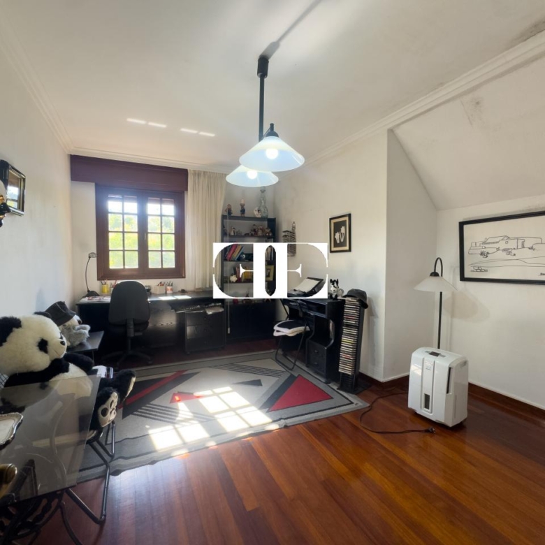 Oportunidad única: Casa con terreno y vistas en el corazón de Hío.