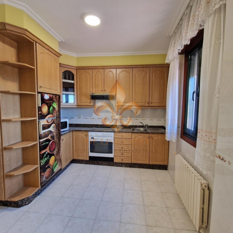 Venta de inmueble en Gondomar con uso mixto: residencial y hostelero.