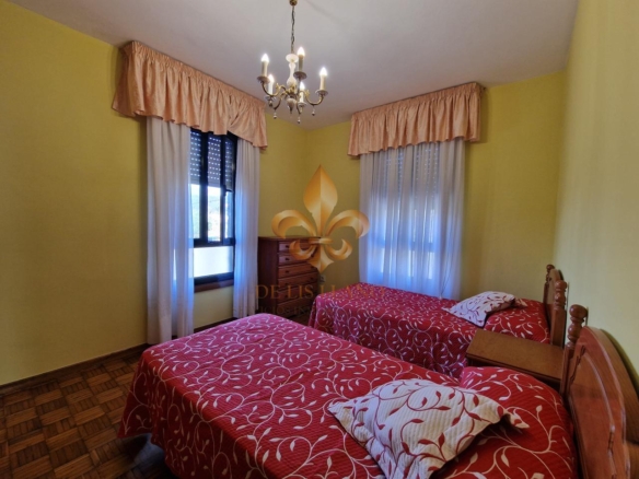 Venta de inmueble en Gondomar con uso mixto: residencial y hostelero.