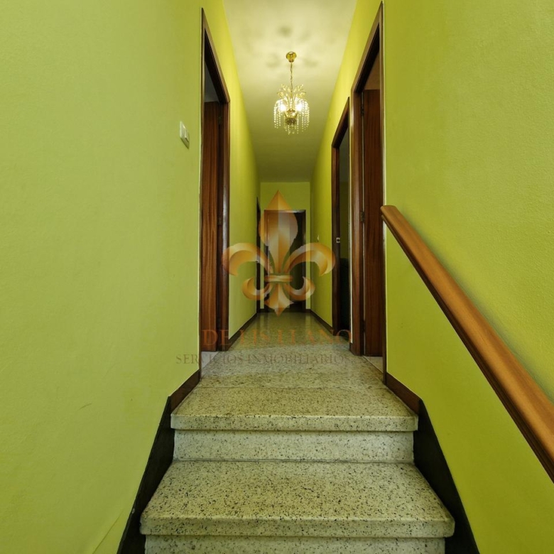 Venta de inmueble en Gondomar con uso mixto: residencial y hostelero.