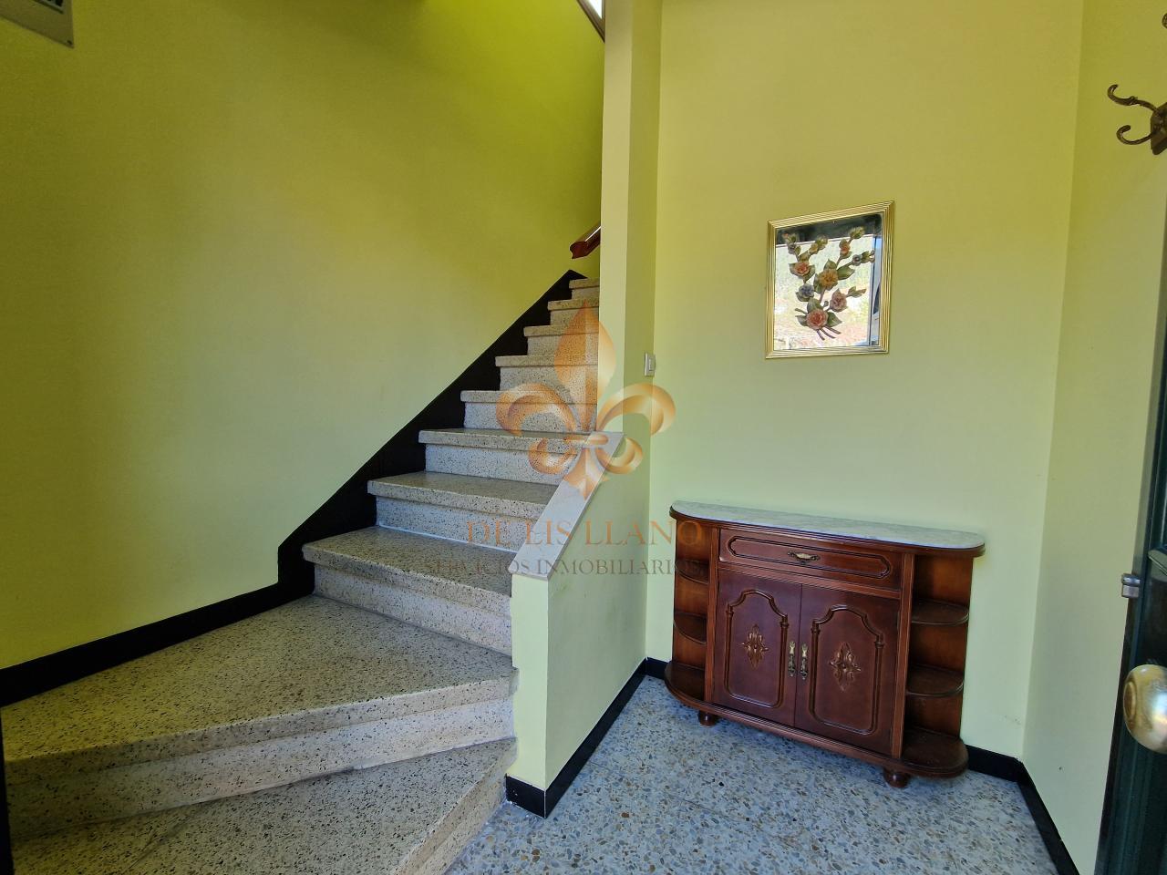 Venta de inmueble en Gondomar con uso mixto: residencial y hostelero.