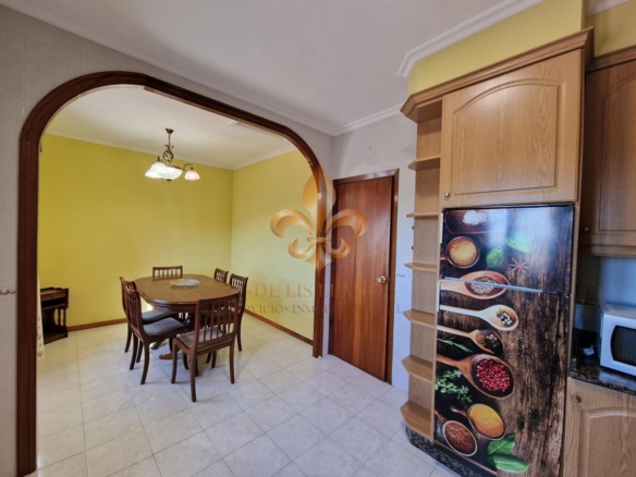 Venta de inmueble en Gondomar con uso mixto: residencial y hostelero.