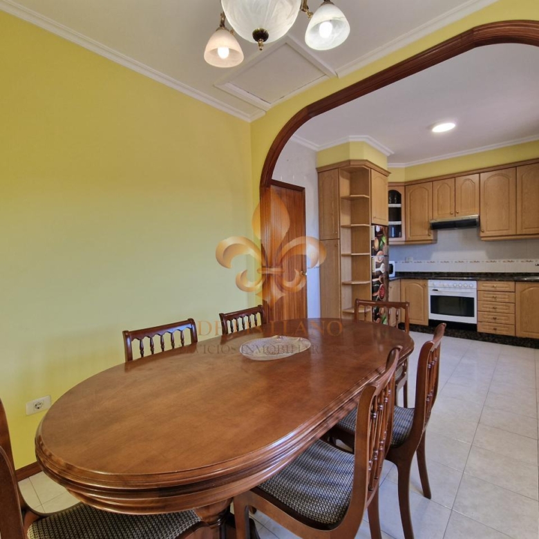 Venta de inmueble en Gondomar con uso mixto: residencial y hostelero.