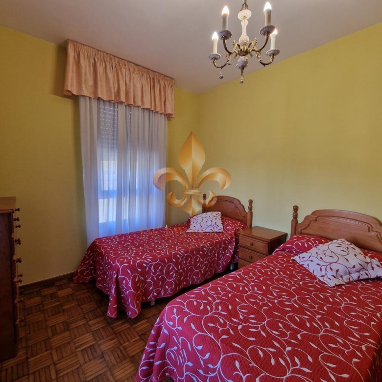 Venta de inmueble en Gondomar con uso mixto: residencial y hostelero.