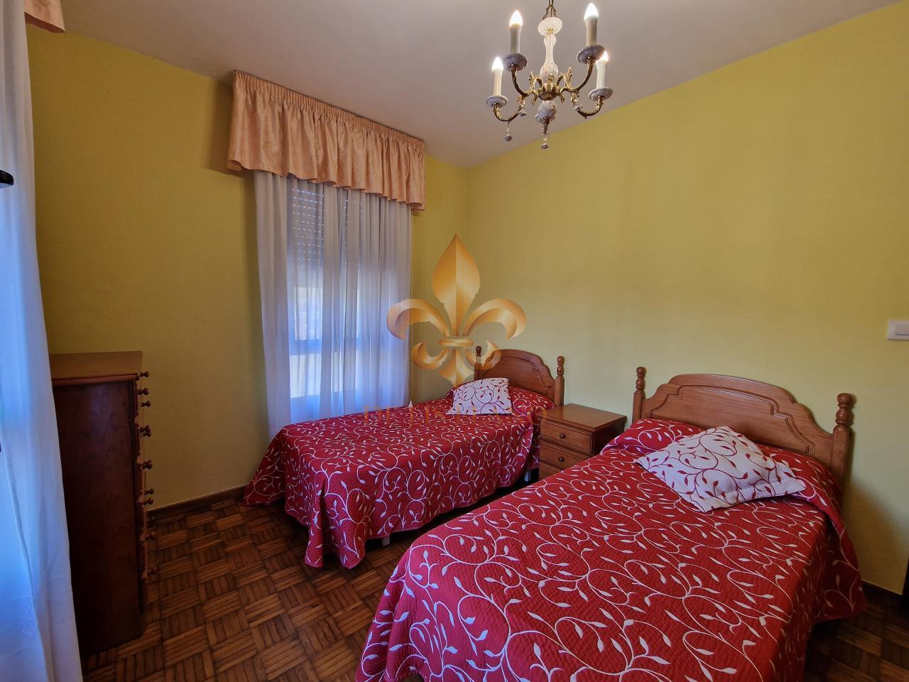 Venta de inmueble en Gondomar con uso mixto: residencial y hostelero.