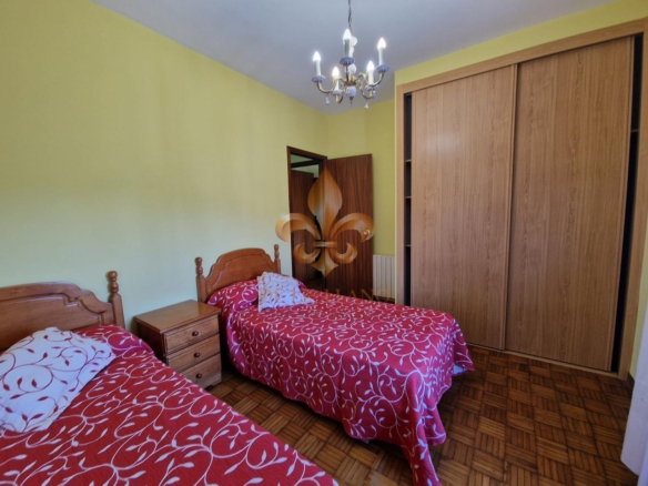 Venta de inmueble en Gondomar con uso mixto: residencial y hostelero.