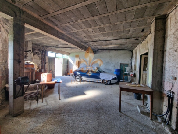 Venta de inmueble en Gondomar con uso mixto: residencial y hostelero.