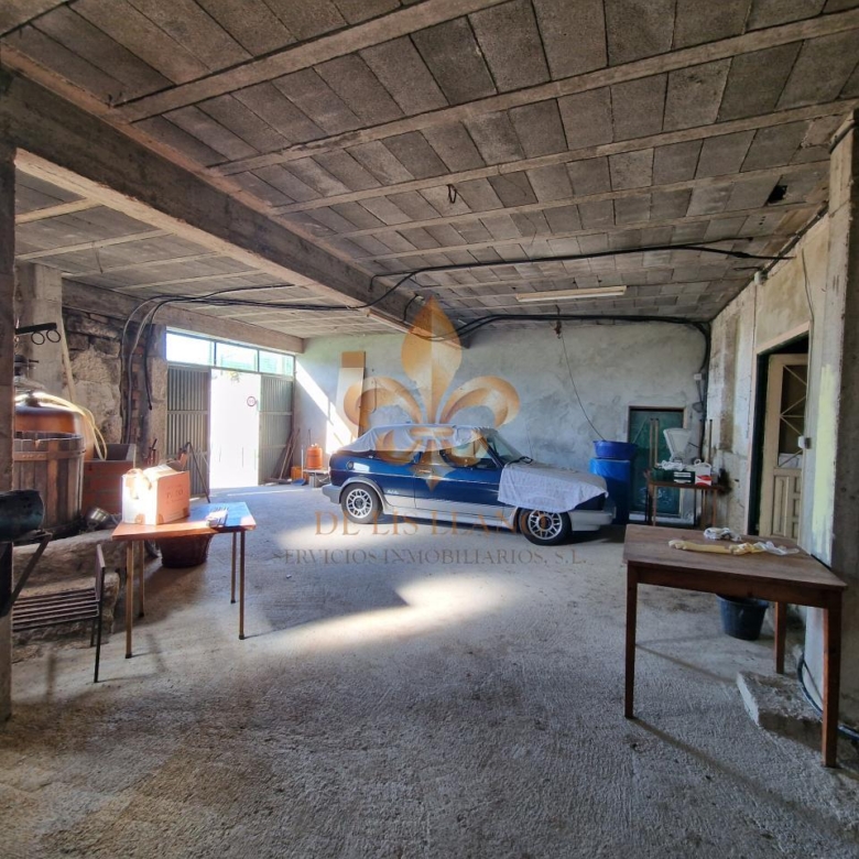 Venta de inmueble en Gondomar con uso mixto: residencial y hostelero.