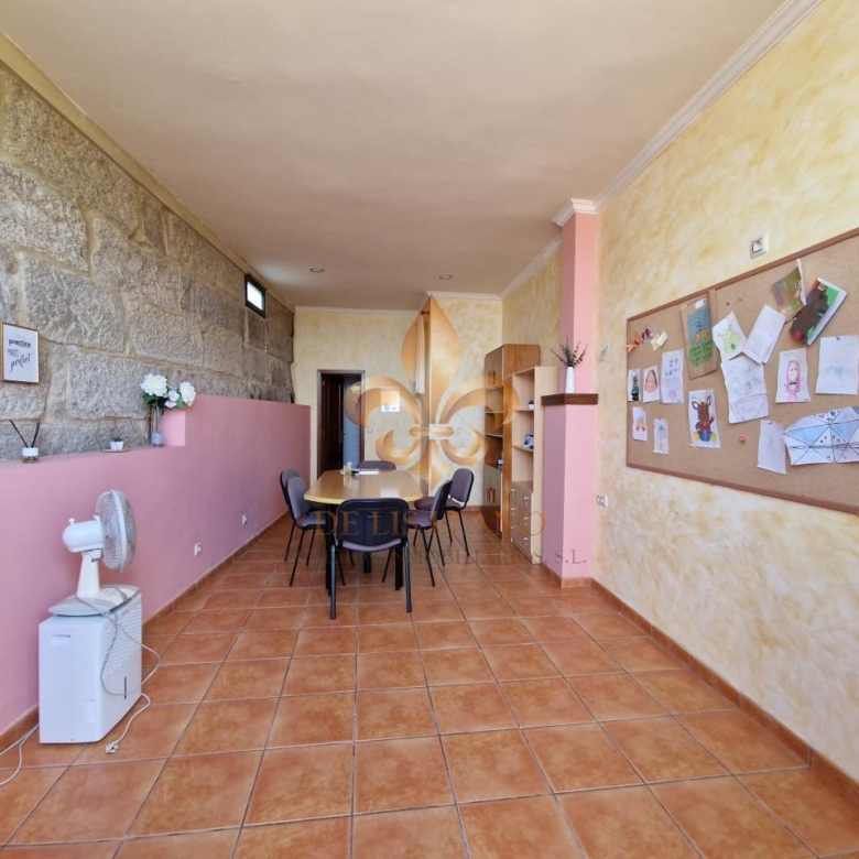 Venta de inmueble en Gondomar con uso mixto: residencial y hostelero.