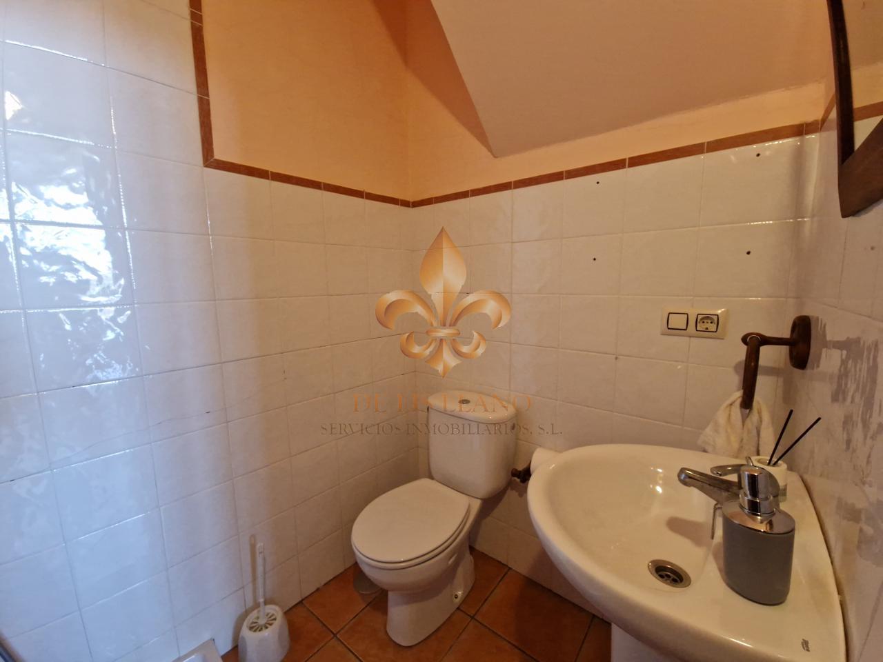 Venta de inmueble en Gondomar con uso mixto: residencial y hostelero.