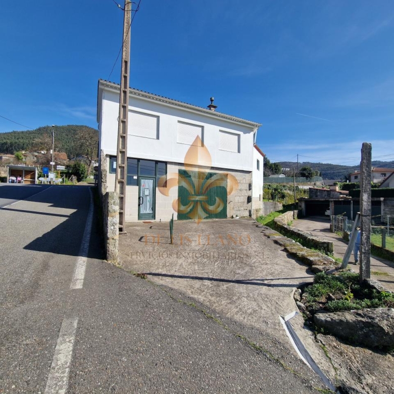 Venta de inmueble en Gondomar con uso mixto: residencial y hostelero.