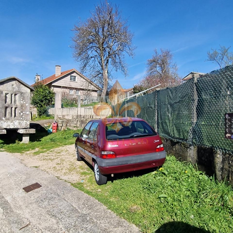 Venta de inmueble en Gondomar con uso mixto: residencial y hostelero.