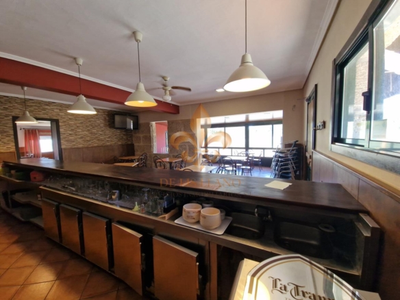 Venta de inmueble en Gondomar con uso mixto: residencial y hostelero.