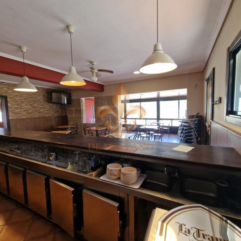 Venta de inmueble en Gondomar con uso mixto: residencial y hostelero.