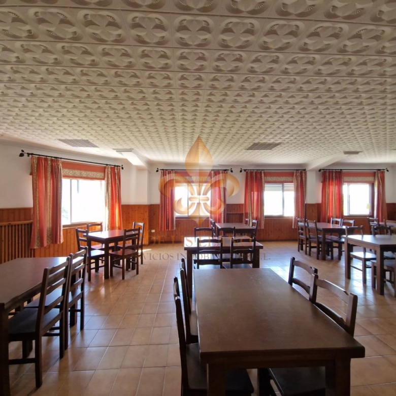 Venta de inmueble en Gondomar con uso mixto: residencial y hostelero.