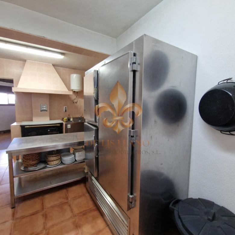 Venta de inmueble en Gondomar con uso mixto: residencial y hostelero.