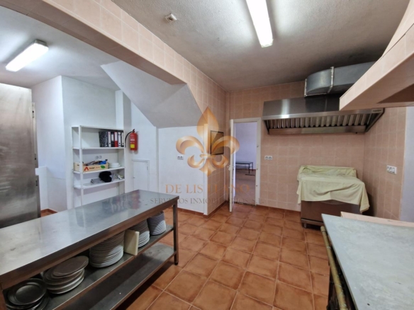 Venta de inmueble en Gondomar con uso mixto: residencial y hostelero.