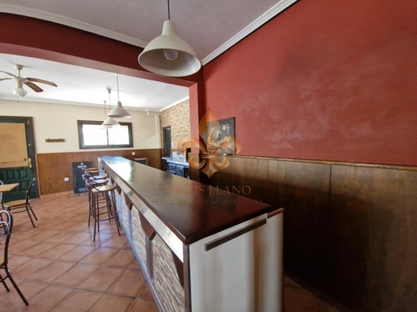 Venta de inmueble en Gondomar con uso mixto: residencial y hostelero.