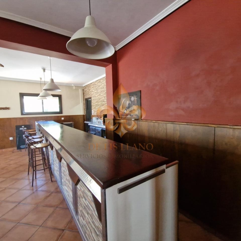 Venta de inmueble en Gondomar con uso mixto: residencial y hostelero.