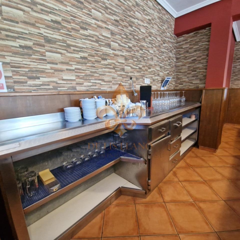 Venta de inmueble en Gondomar con uso mixto: residencial y hostelero.