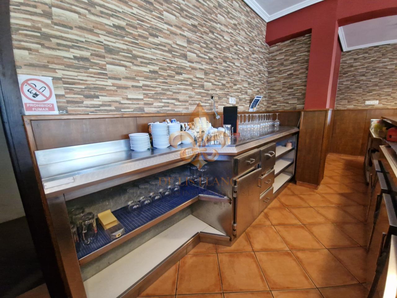 Venta de inmueble en Gondomar con uso mixto: residencial y hostelero.