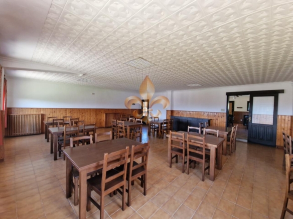 Venta de inmueble en Gondomar con uso mixto: residencial y hostelero.