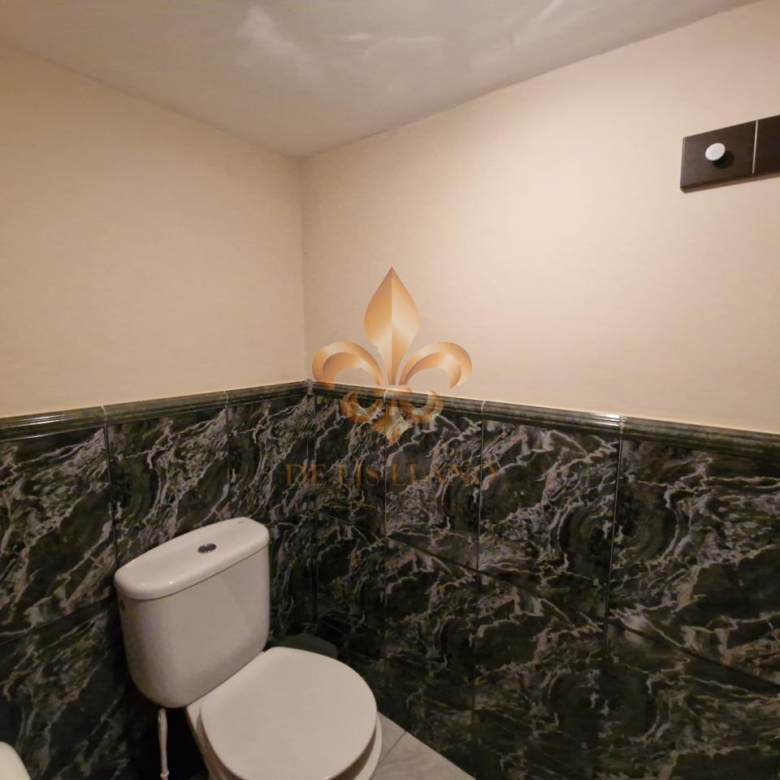 Venta de inmueble en Gondomar con uso mixto: residencial y hostelero.