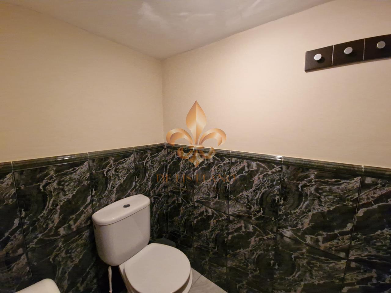Venta de inmueble en Gondomar con uso mixto: residencial y hostelero.