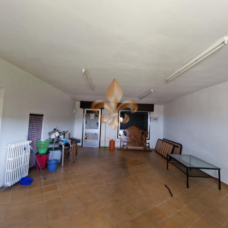 Venta de inmueble en Gondomar con uso mixto: residencial y hostelero.