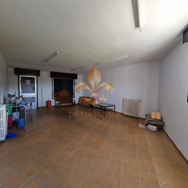 Venta de inmueble en Gondomar con uso mixto: residencial y hostelero.