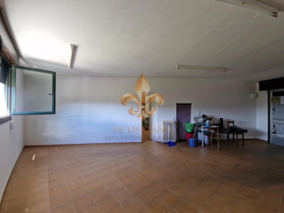 Venta de inmueble en Gondomar con uso mixto: residencial y hostelero.