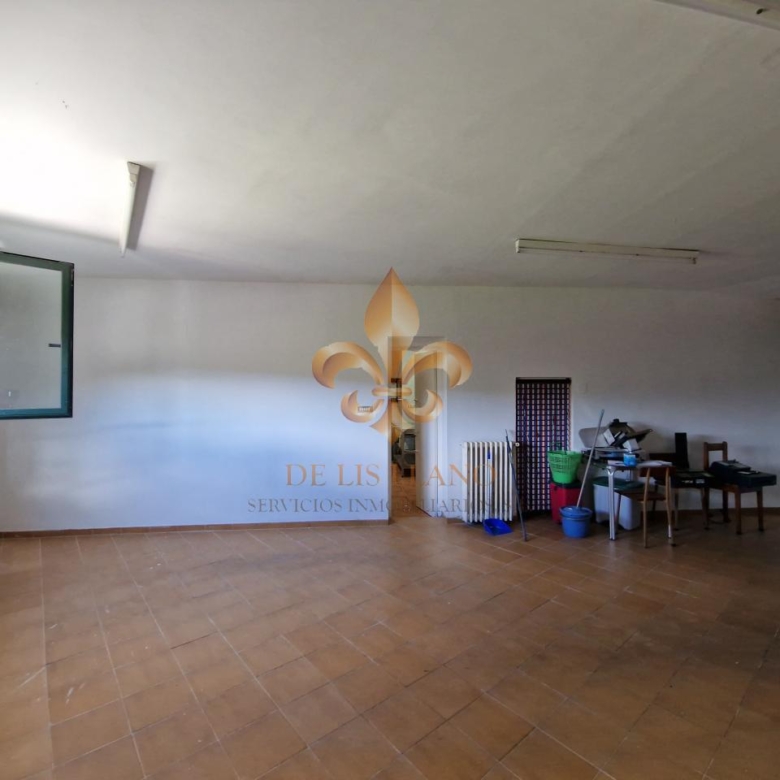 Venta de inmueble en Gondomar con uso mixto: residencial y hostelero.