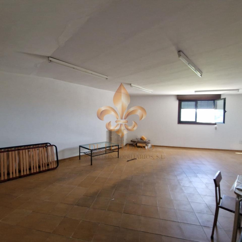 Venta de inmueble en Gondomar con uso mixto: residencial y hostelero.