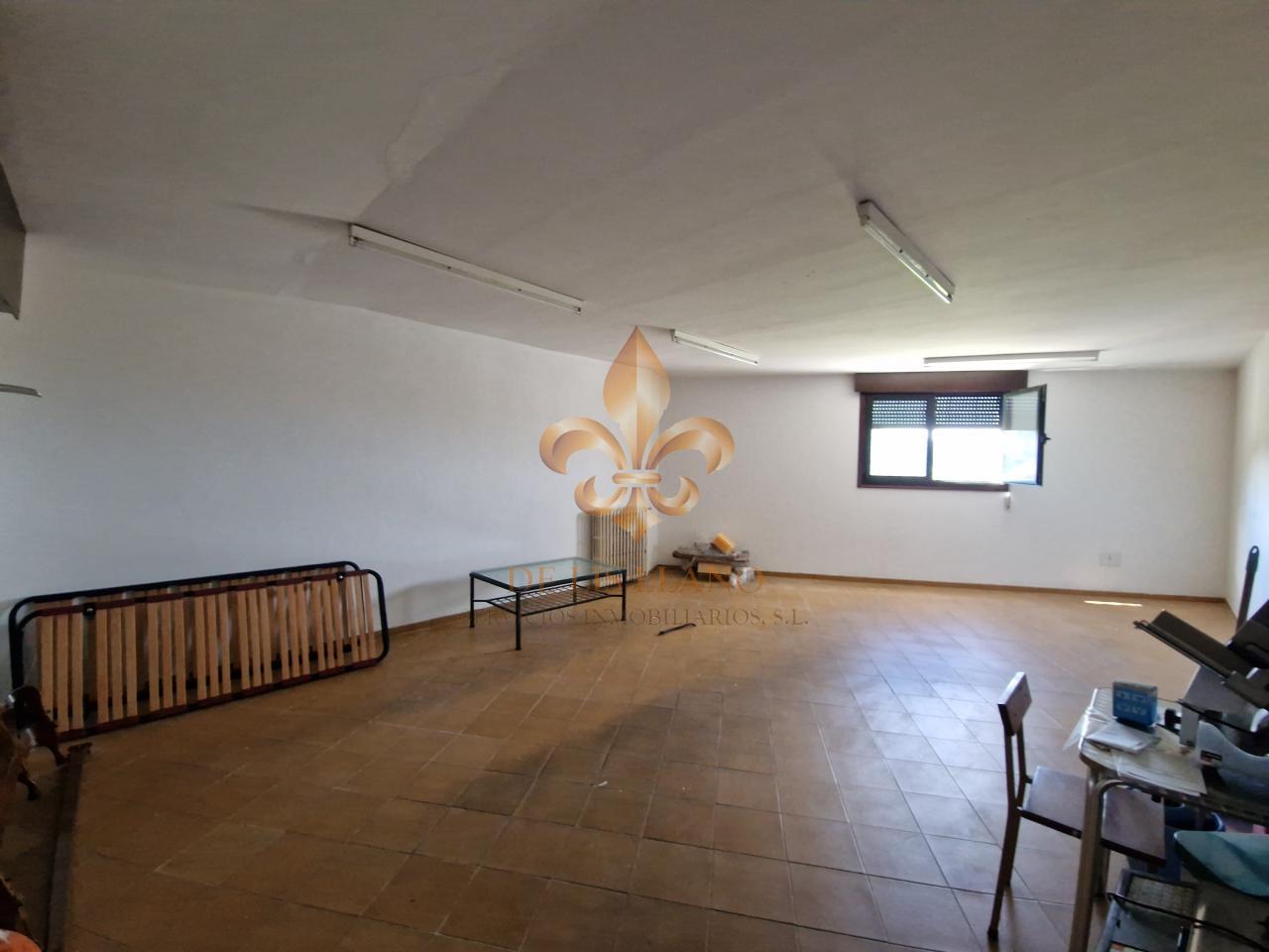 Venta de inmueble en Gondomar con uso mixto: residencial y hostelero.