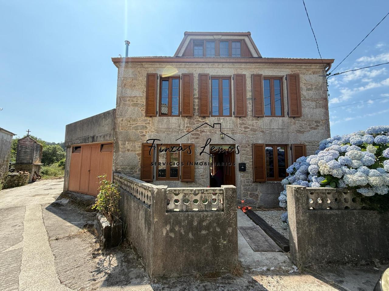 175250926406600041864_175250799458 Encantadora casa de piedra en Calabanda, Vimianzo – 166 m² con finca de 720 m²