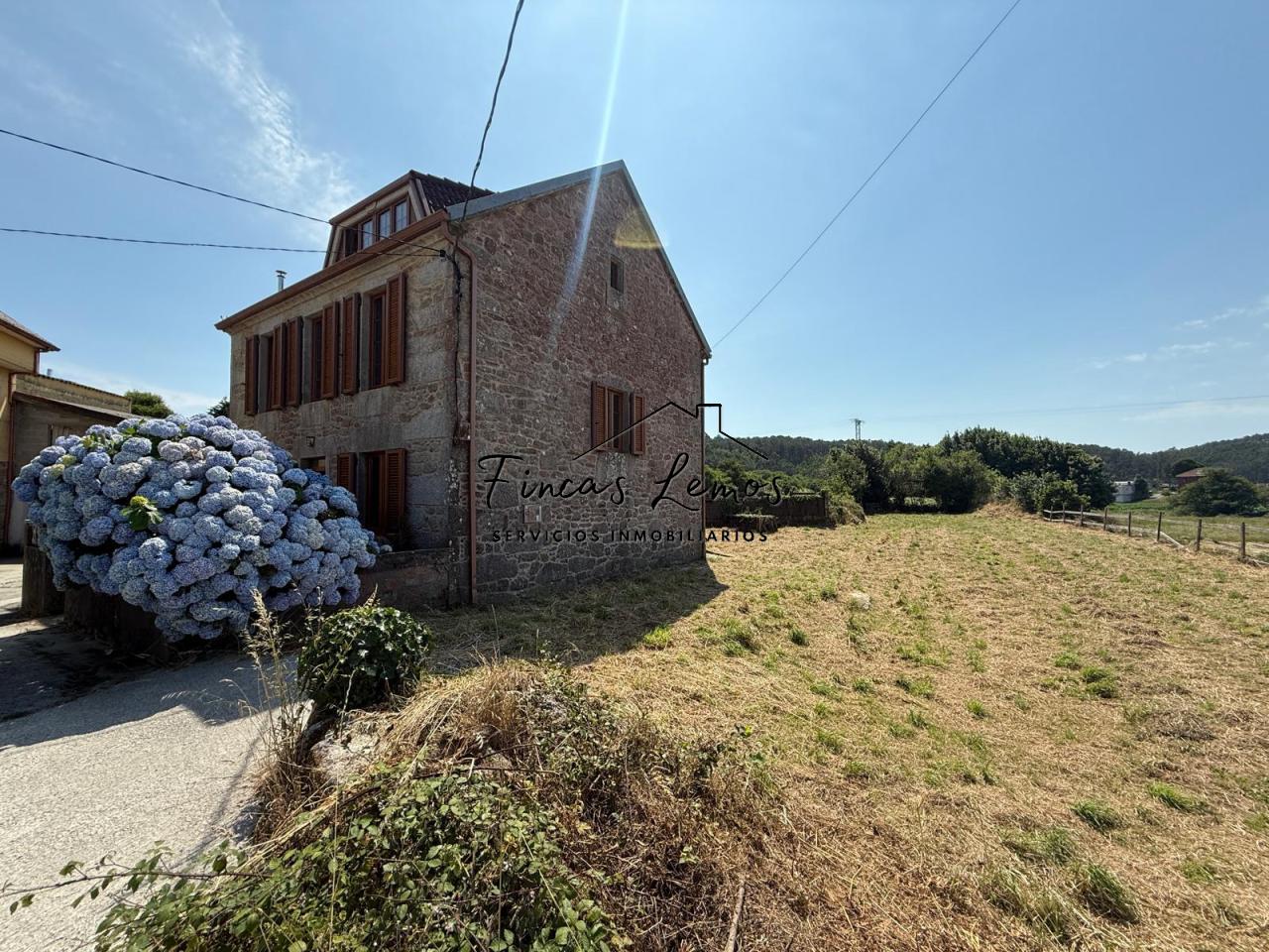 175250926597900041864_175250799620 Encantadora casa de piedra en Calabanda, Vimianzo – 166 m² con finca de 720 m²