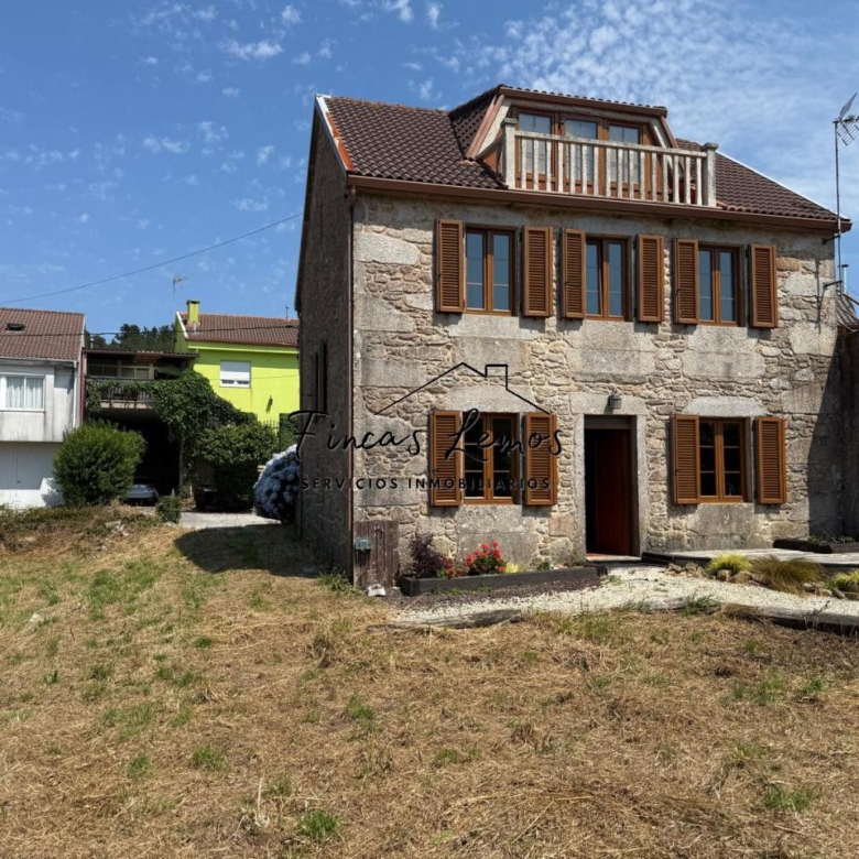 Encantadora casa de piedra en Calabanda, Vimianzo – 166 m² con finca de 720 m²
