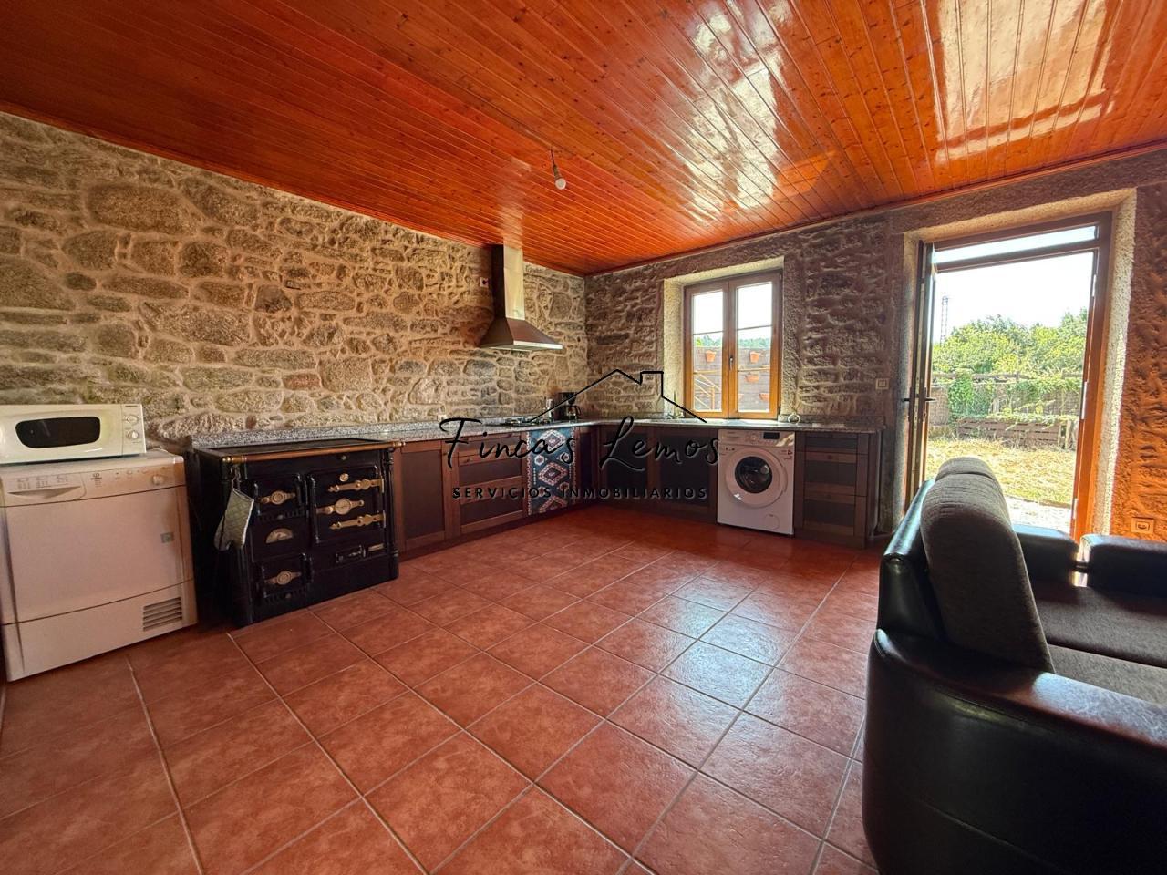 175250926872600041864_175250799992 Encantadora casa de piedra en Calabanda, Vimianzo – 166 m² con finca de 720 m²