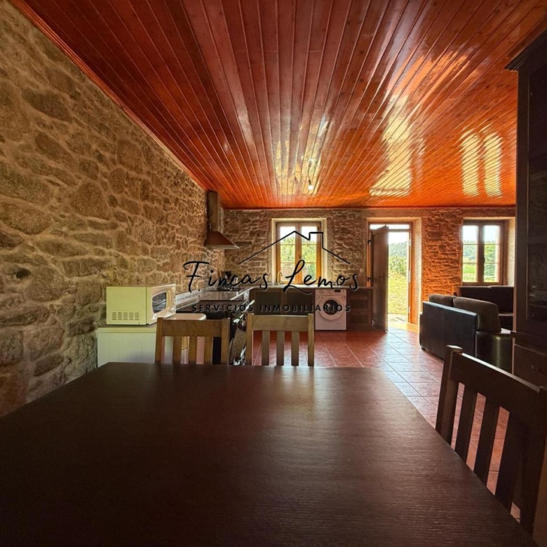 Encantadora casa de piedra en Calabanda, Vimianzo – 166 m² con finca de 720 m²