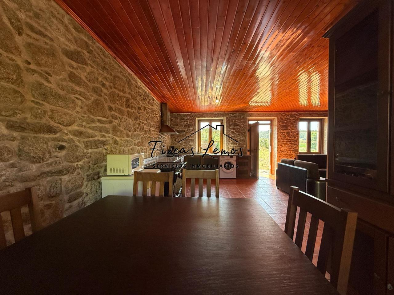 175250927089200041864_175250800200 Encantadora casa de piedra en Calabanda, Vimianzo – 166 m² con finca de 720 m²